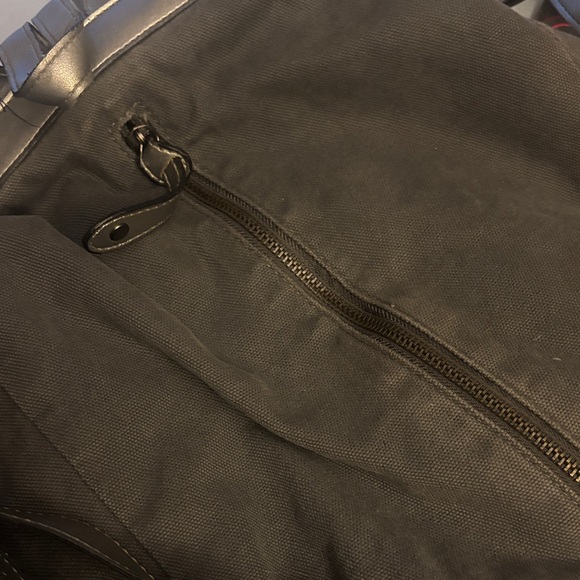 NWT~GUESS Backpack - Picture 2 of 7